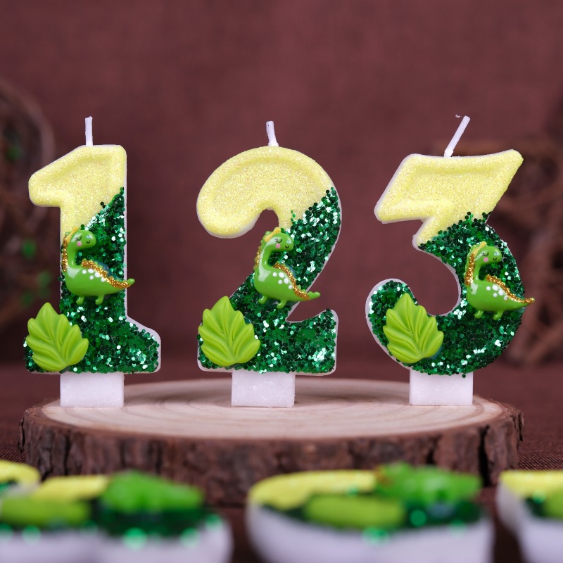 Novas Velas de Aniversário com - Holiday Candle Set avaliação e preço